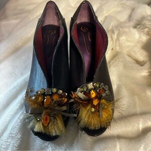 Poetic‎ License 6 1/2 M Flux Leather Heel Bootie,Gray 3.5" Rhinestone Peep Toe